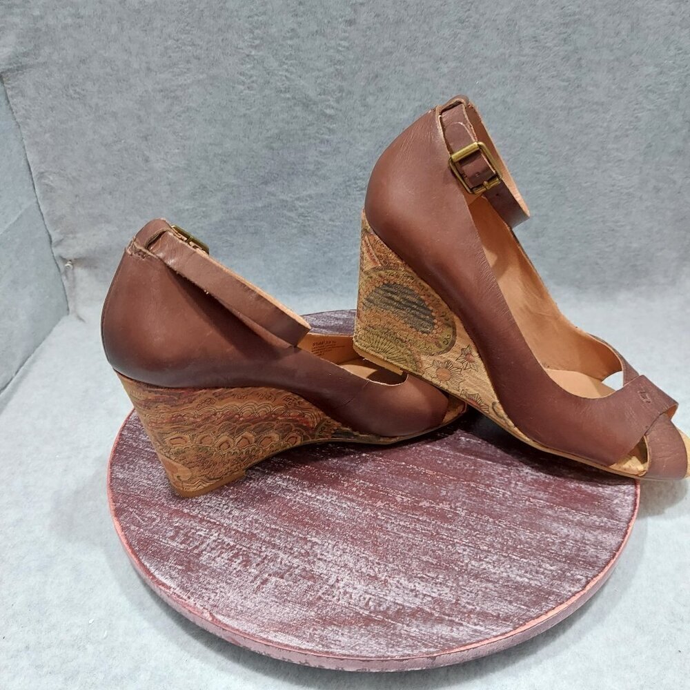 Lucky Brand Tan Cork Wedge Platform Sandals Size 9.5M with paisley print - Picture 2 of 15